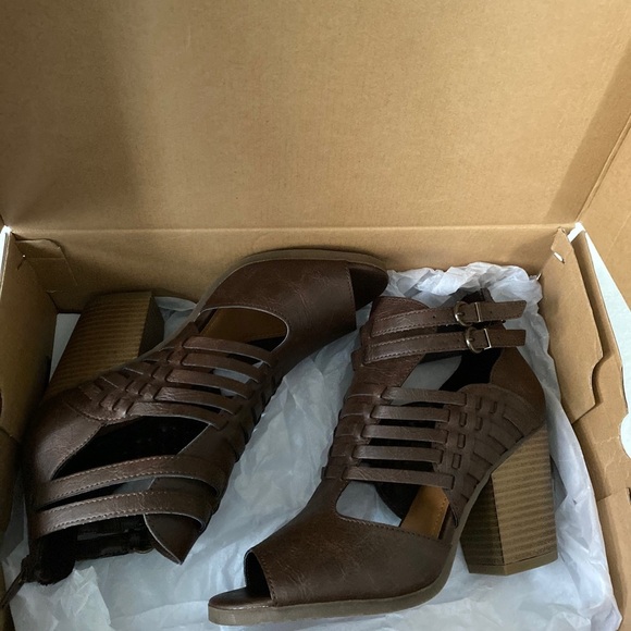 Cloudwalkers Size 7W Brown Open Toe Heel Sandals - Picture 14 of 16